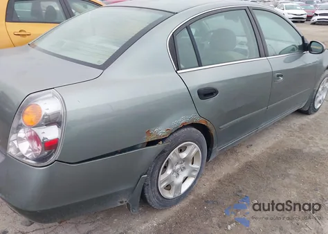 2004 Nissan Altima 2.5 S z USA, uszkodzony, nr VIN 1N4AL11D24C156859